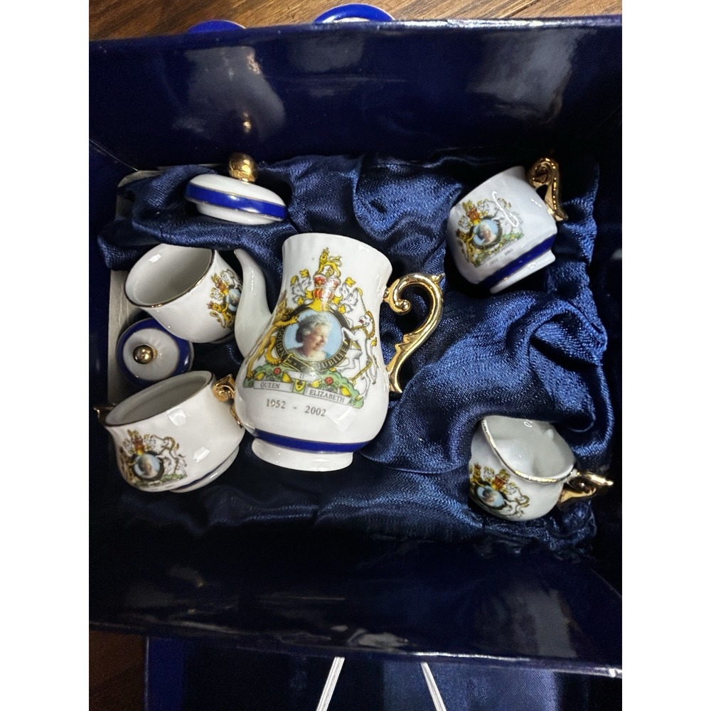 Queen Elizabeth Mini Tea Set Historical London Ceramics Golden Jubilee